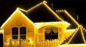 A kültéri ünnepi fényeket is érdemes már megrendelni