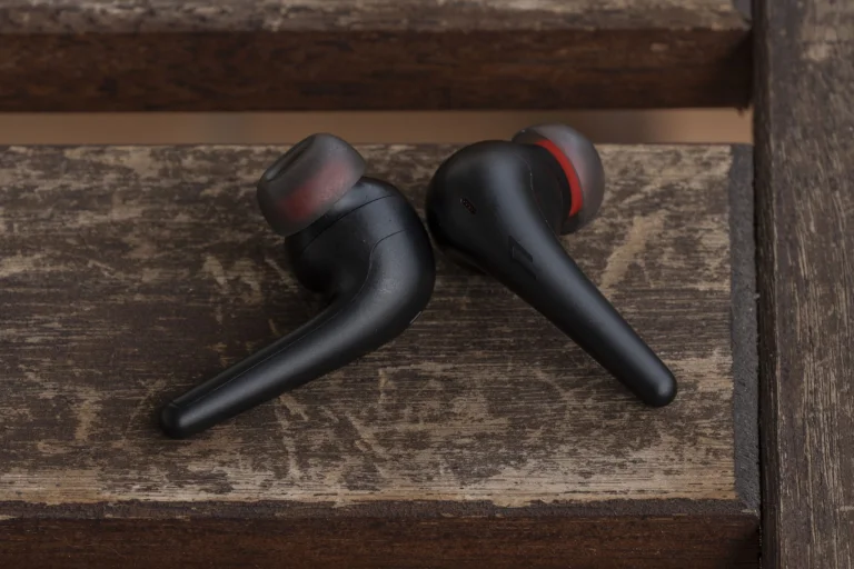 Mélyponton a 1More Aero ára 7