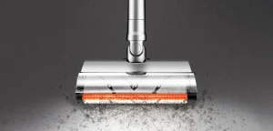 Ez a porszívó nem tekeri fel, hanem elvágja a hajszálakat