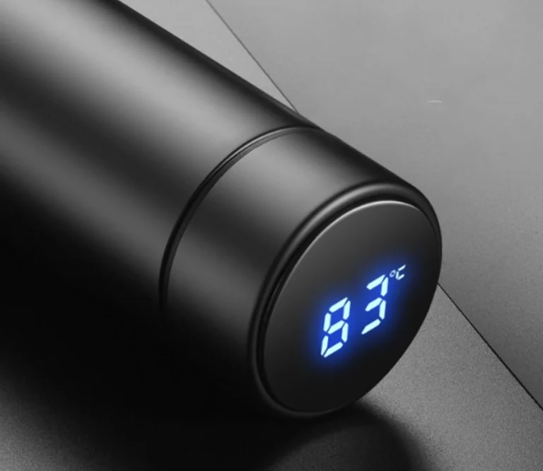 Melegben is hasznos a hőmérséklet kijelzős termosz 7