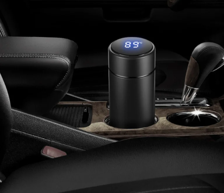 Melegben is hasznos a hőmérséklet kijelzős termosz 11