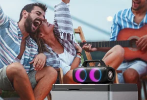 Az AirAux menő partihangszórója már egy húszasért vihető