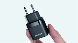 Két porttal és gyorsan tölt a BlitzWolf egyszerű PD töltő