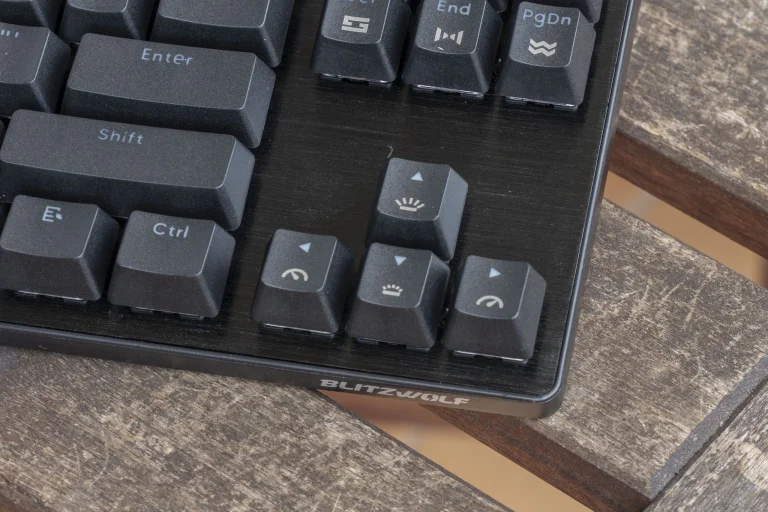BlitzWolf BW-KB2 mechanikus billentyűzet teszt 2