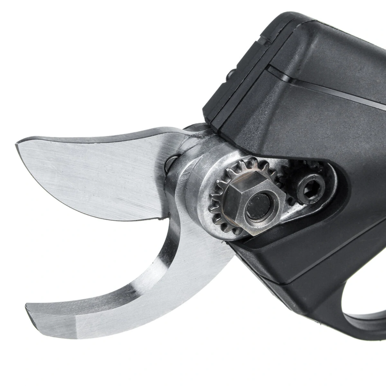 Könnyebb a metszés az elektromos metszőollóval 7