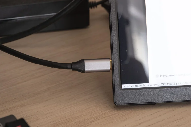 BlitzWolf BW-PCM2L hordozható monitor teszt 15