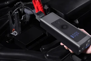 A Kroak autós kütyüje bikázni és kereket fújni is tud