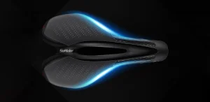 Beépített hátsó lámpával rendelkezik ez a kerékpár nyereg