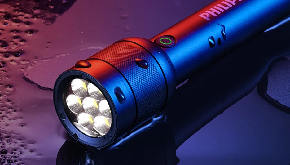 3000 lument tud a Philips SFL8468 zseblámpa 1