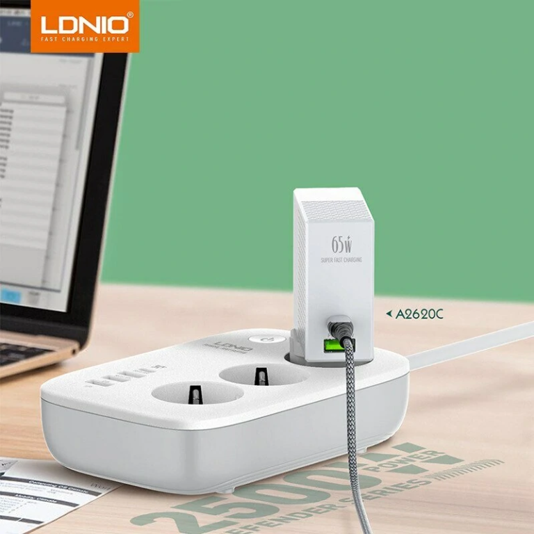 Négy USB, három dugalj és okostelefonos vezérelhetőség 3
