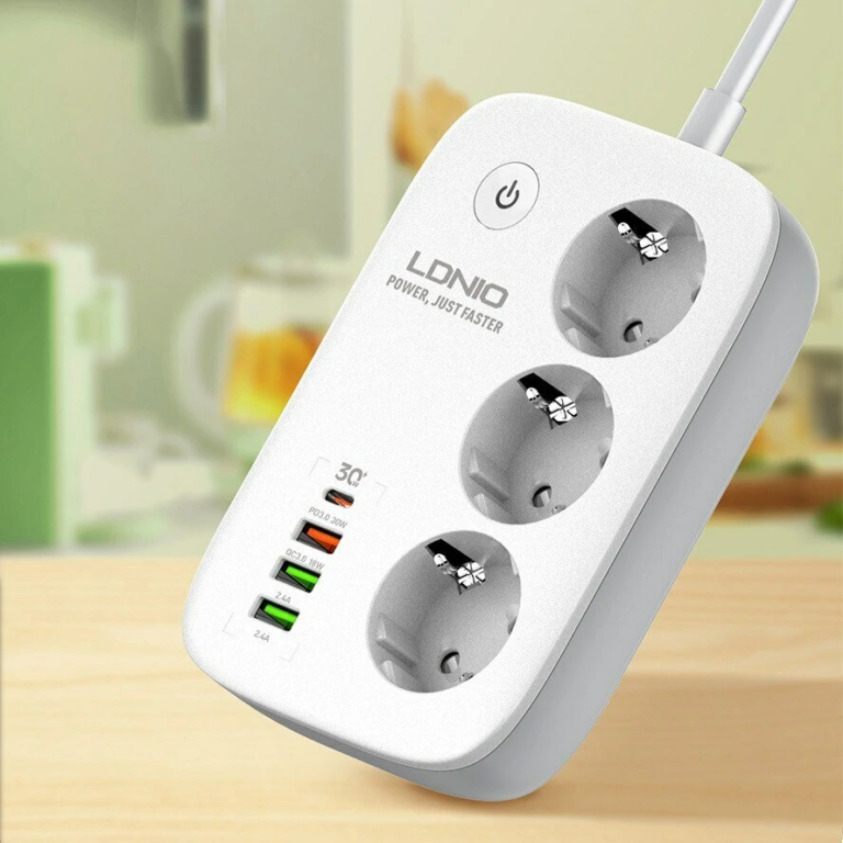 Négy USB, három dugalj és okostelefonos vezérelhetőség 2