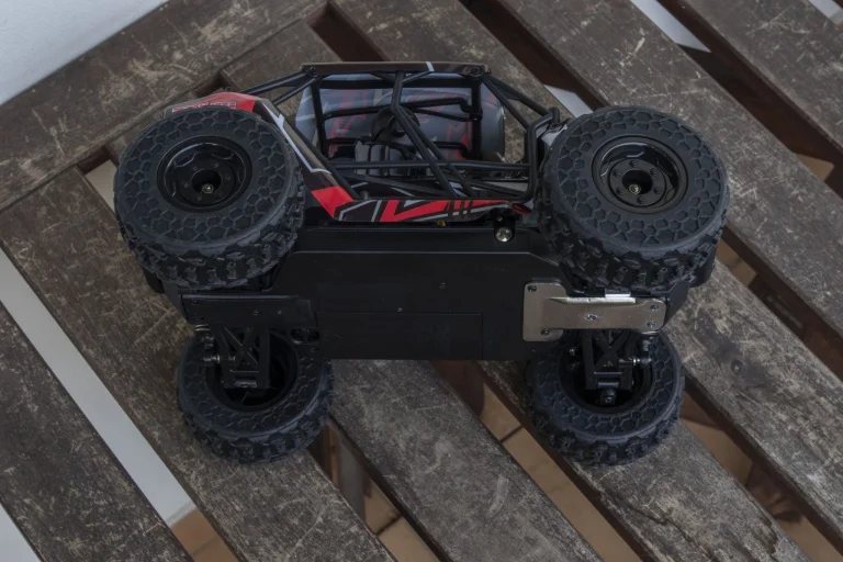 Test de voiture télécommandée sans balais Hospeed HS 18431 5