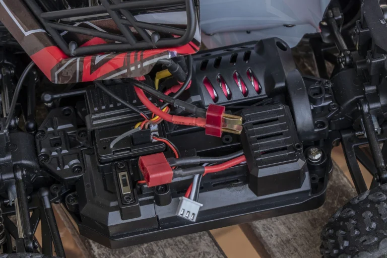 Test de voiture télécommandée sans balais Hospeed HS 18431 11