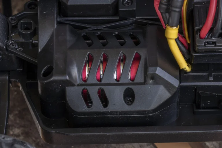 Test de voiture télécommandée sans balais Hospeed HS 18431 12