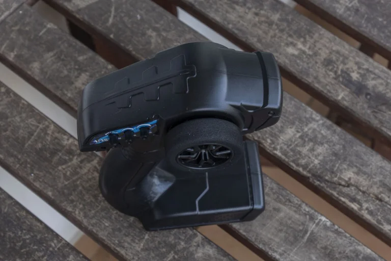 Test de voiture télécommandée sans balais Hospeed HS 18431 16