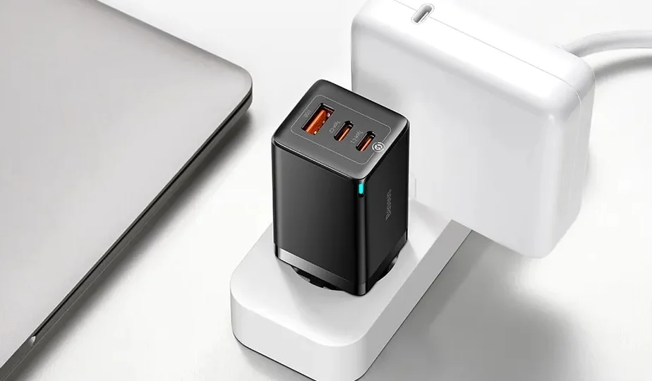 7000 Ft-ért a Baseus 65 wattos GaN töltője is rendelhető 1