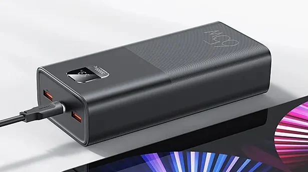 65 wattos gyorstöltésű és 30 Ah-s kapacitású Usams aksi 1