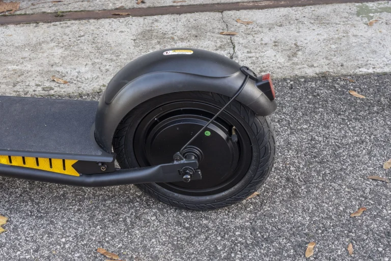 Emoko A19 elektromos roller teszt 3