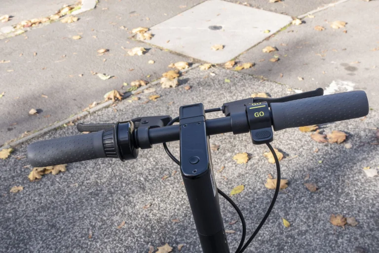 Emoko A19 elektromos roller teszt 12