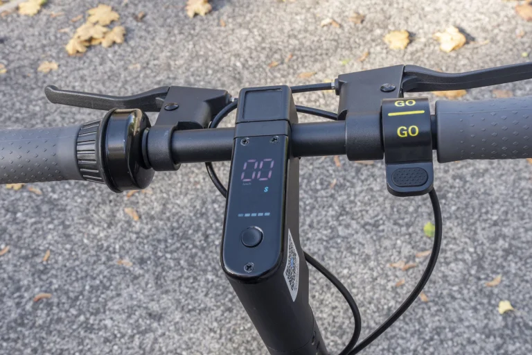 Emoko A19 elektromos roller teszt 13