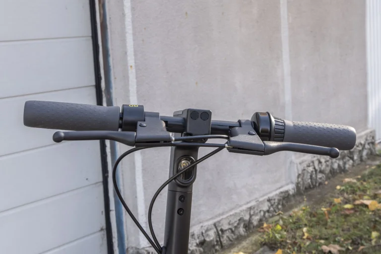 Emoko A19 elektromos roller teszt 16