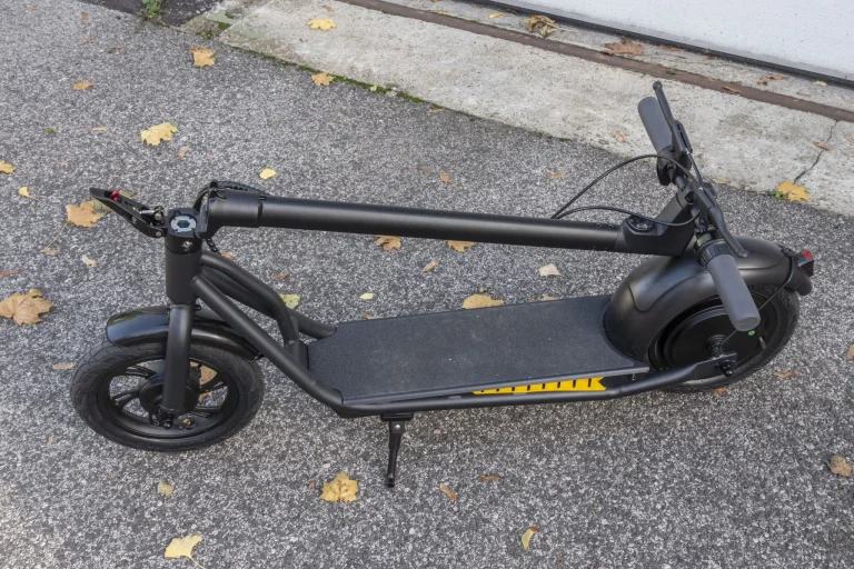 Emoko A19 elektromos roller teszt 17