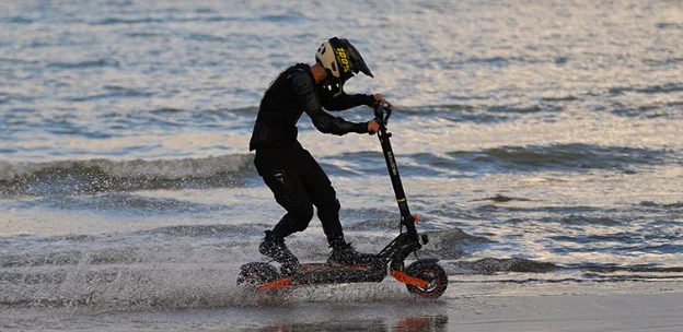 Komoly elektromos roller a karácsonyfa alá 1