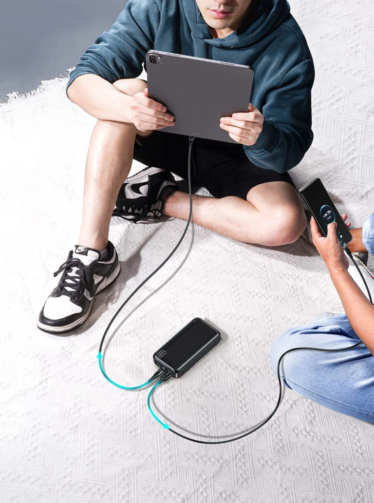 A Qoovi 20 000 mAh-s power bankje 7000 forintba sem kerül 6