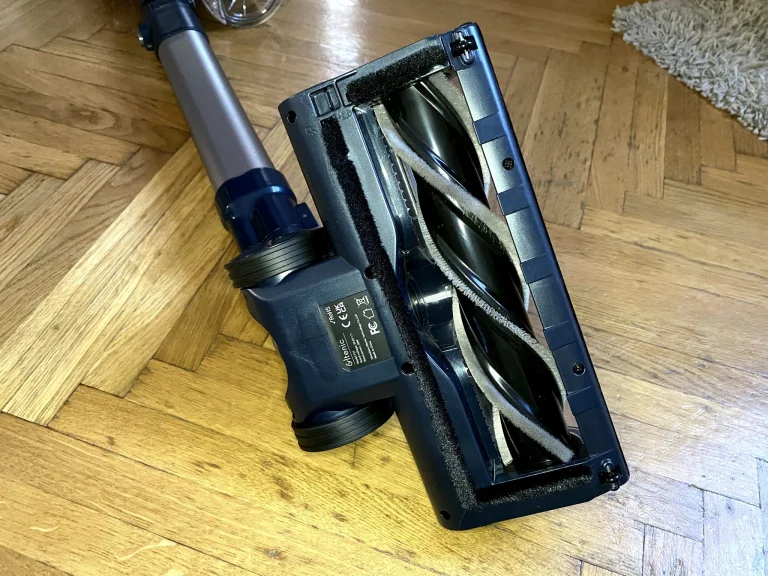 Prueba 1 del aspirador estacionario autodrenante Ultenic FS10