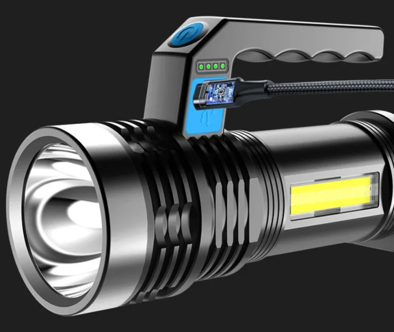 Messzire világít a Bikight X501 zseblámpája 8