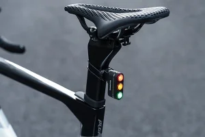 Luz de bicicleta Rockbros a batería con sensor de freno por unos centavos