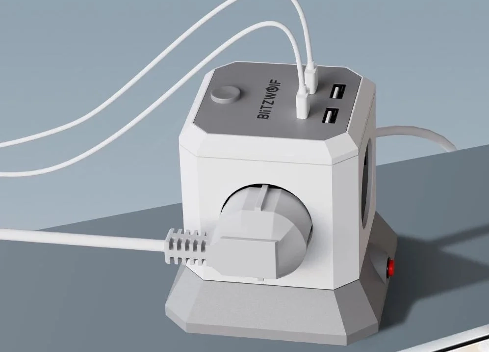 Még olcsóbb lett a BlitzWolf BW-EC1 kocka elosztó és töltő 1