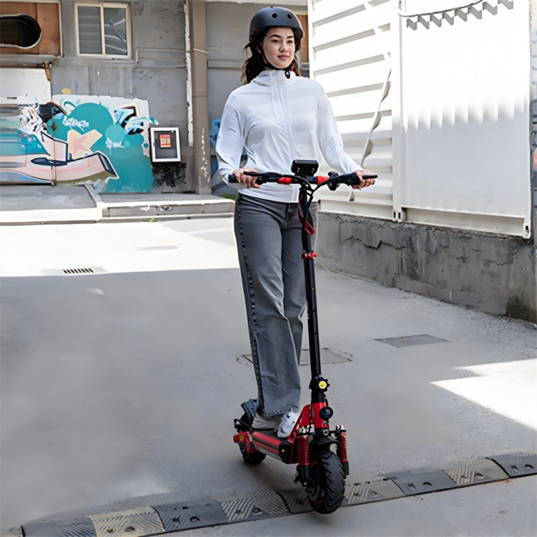 Az új, sokat ígérő rollermárka, az RCB remek árral debütál 11