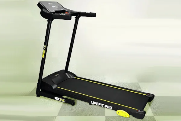 Hajtsd meg a kilométereket otthon a LIFEFIT TM3150-nel 1