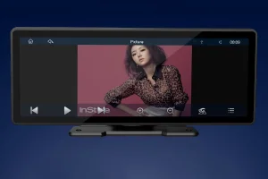 Okosítsd fel az autódat fillérekért gigantikus kijelzővel