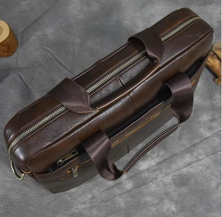 Elegáns, praktikus, bőrillatú: a tökéletes férfi aktatáska 5
