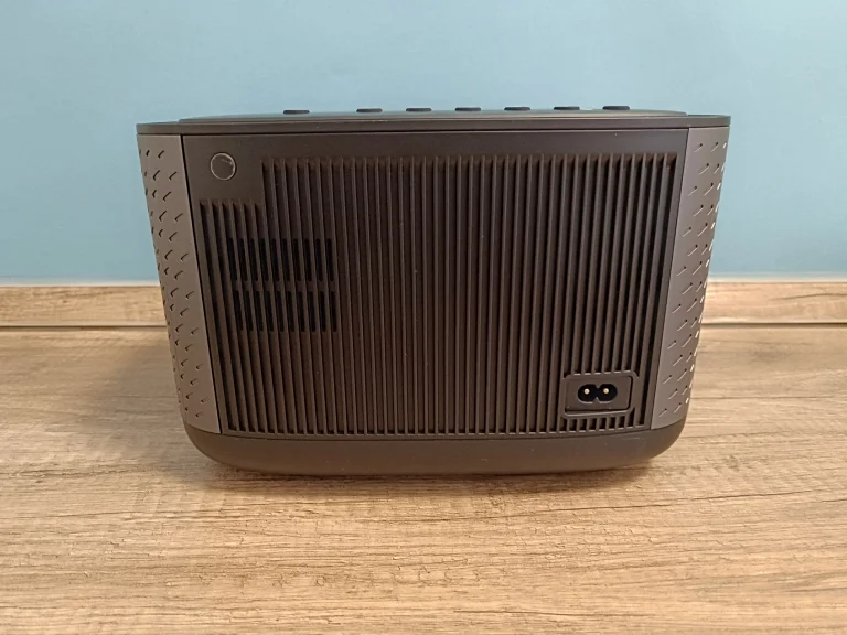 Prueba 50 del proyector Ultimea Apollo P7