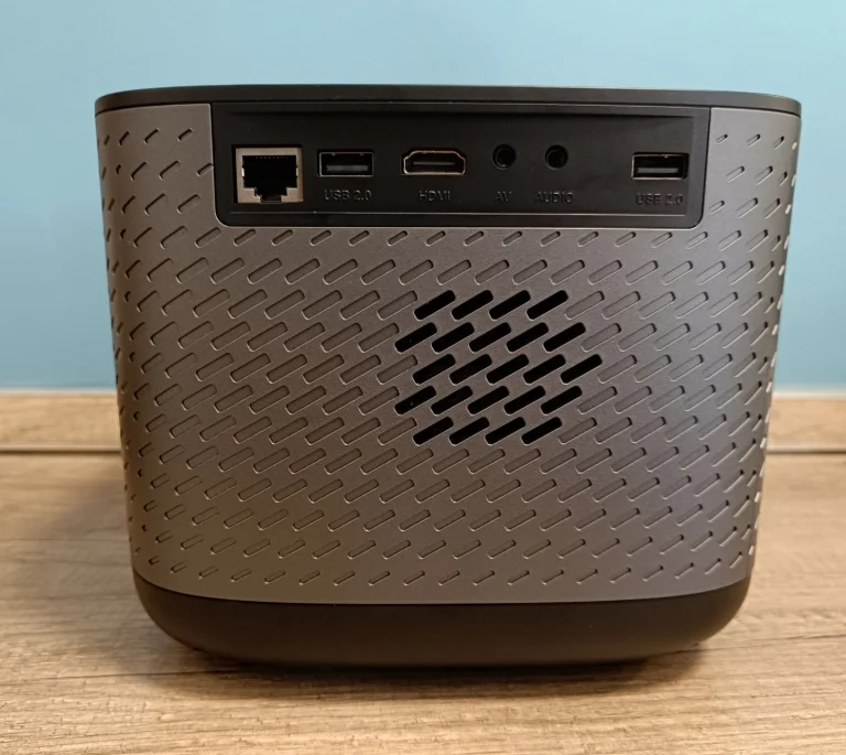 Prueba 50 del proyector Ultimea Apollo P8