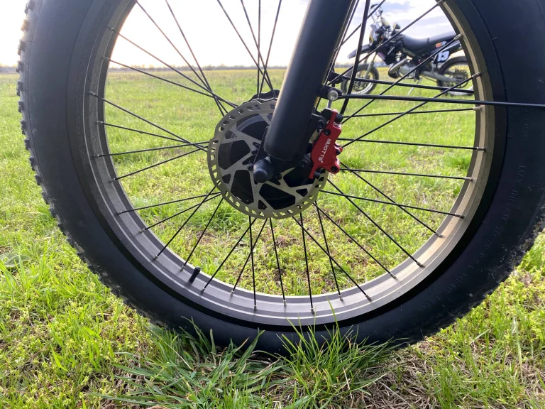 Prueba 26 de la bicicleta eléctrica DUOTTS F12