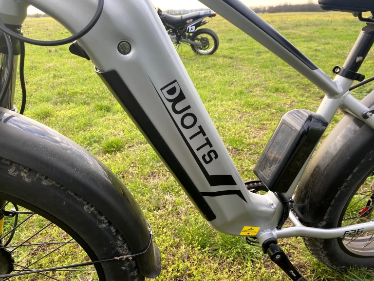 Prueba 26 de la bicicleta eléctrica DUOTTS F13