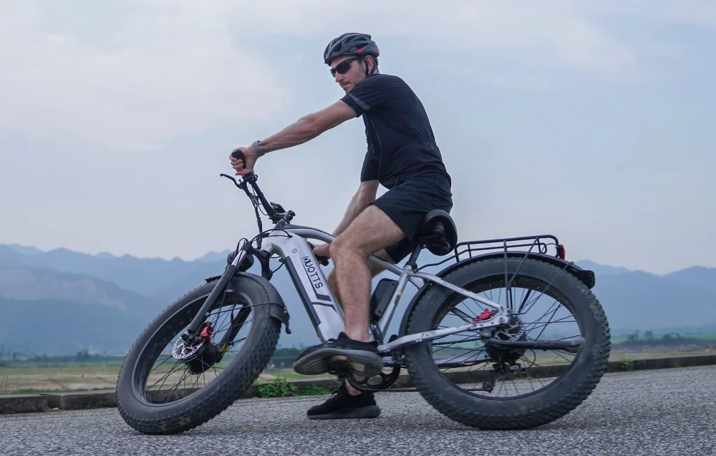 Prueba 26 de la bicicleta eléctrica DUOTTS F1