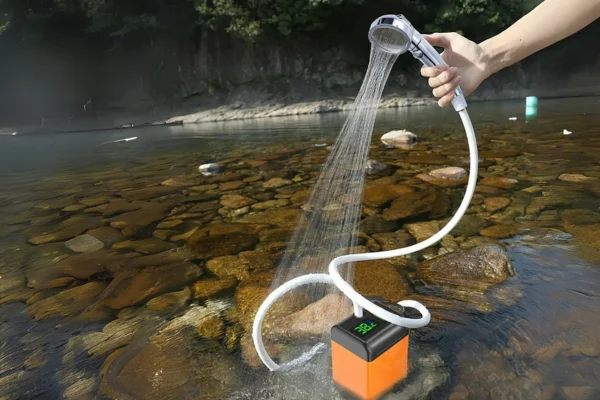 Tisztára zseniális! Kempingzuhany, ami veled jön a vadonba 1