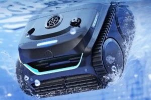 A WYBOT C2 robot kipucolja a medencéd, míg te napozol