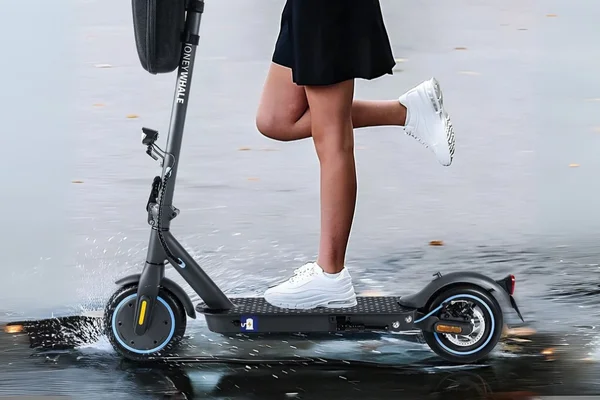 HONEYWHALE E9 elektromos roller: városra hangolva 1