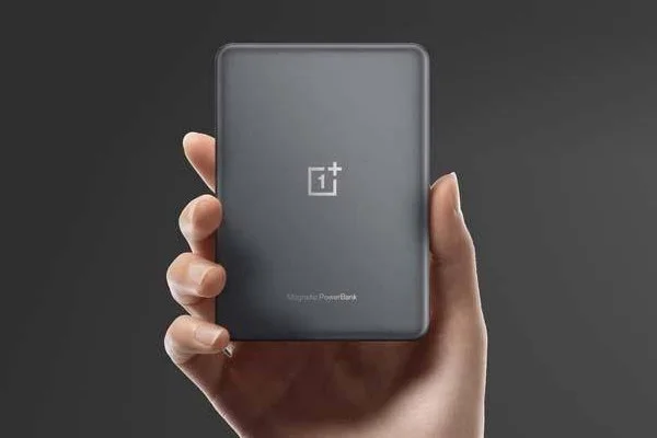 Tapad, mint az akciós matrica: OnePlus mágneses power bank 1