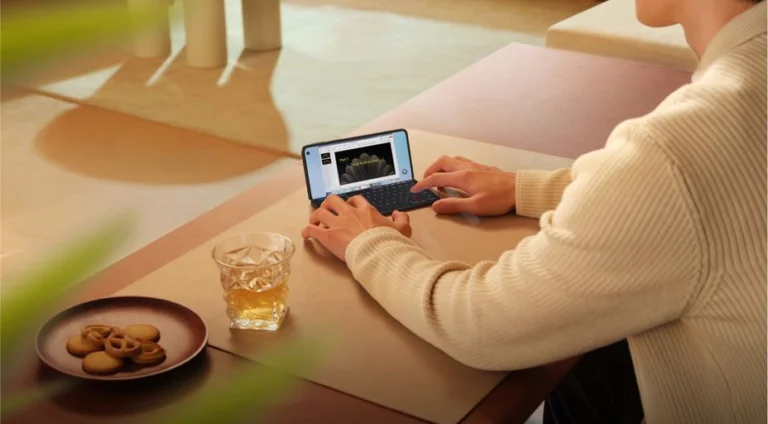 A világ legvékonyabb hajlítható telója elérhető kuponnal 10