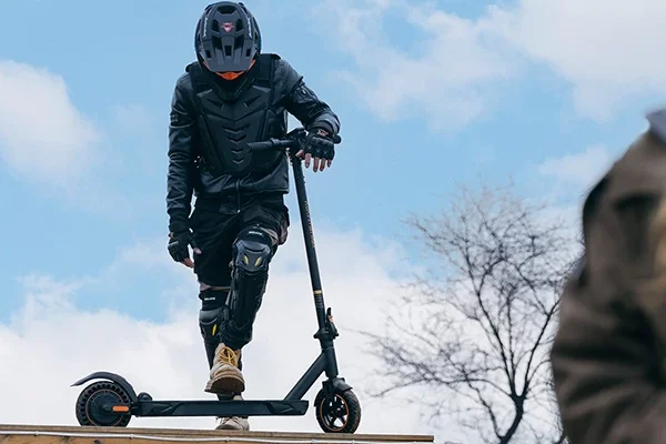 KuKirin S1 Max: hozza, amit egy jó rollernek hoznia kell 1