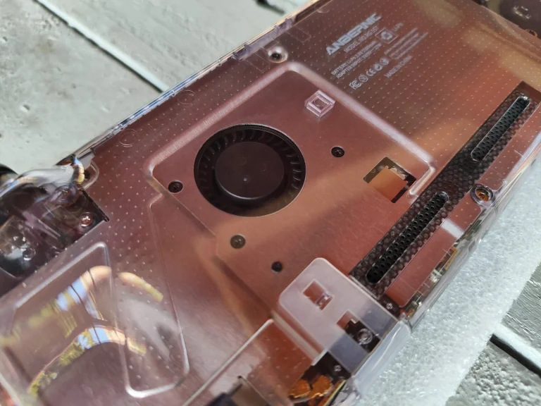 ANBERNIC RG557 kézi játékkonzol teszt 14