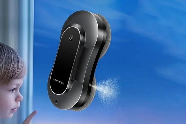 Liectroux YW810 ablaktisztító robot: kicsi és ragaszkodó 1