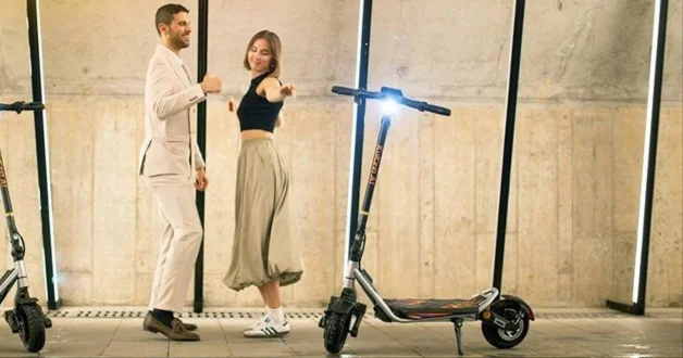 Puissance, style et autonomie : voilà ce que propose le scooter électrique Kukirin A1 1